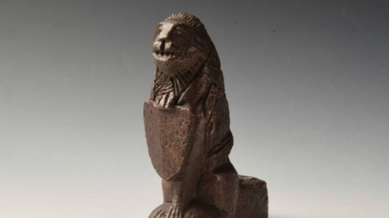 Estátua medieval de um leão é encontrada na Holanda