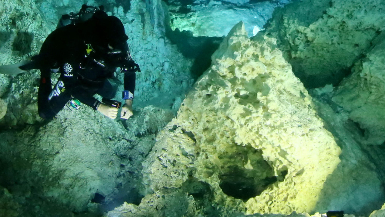Fogueiras de 10 mil anos são encontradas em caverna subaquática de Yucatán