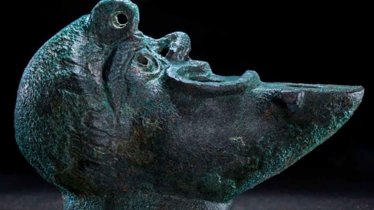 Em Jerusalém, arqueólogos encontram lamparina nas paredes de um prédio de quase 2 mil anos