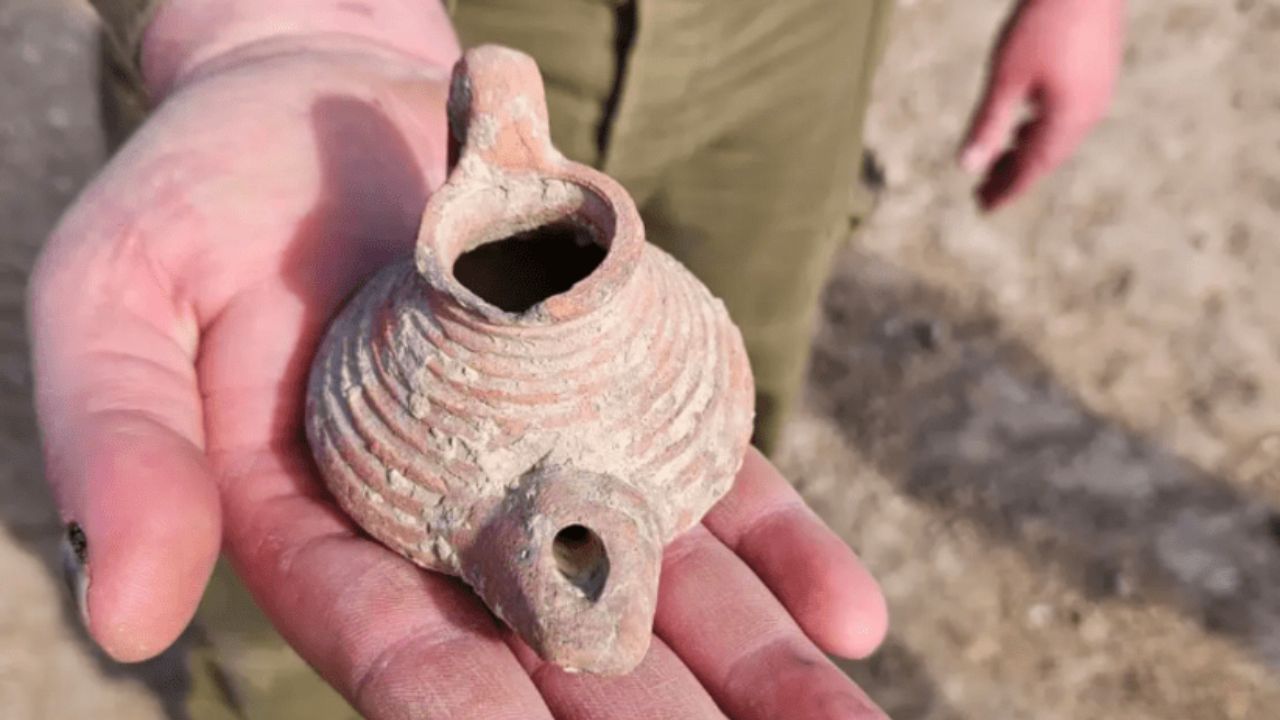 Lamparina a óleo de 1.500 anos é descoberta em Israel