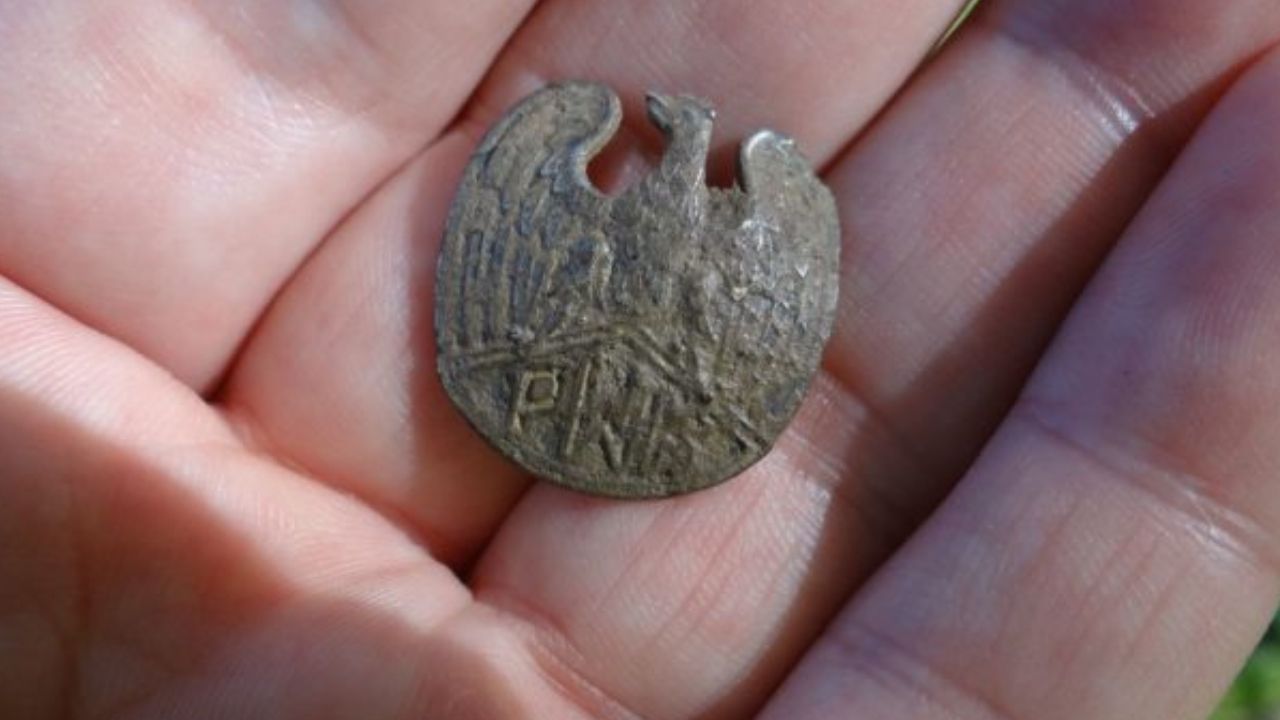 Balas, medalhas e moedas: Vale da Morte da Segunda Guerra revela seus primeiros artefatos
