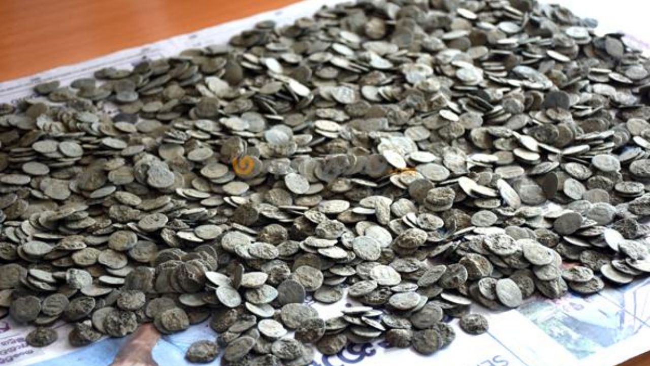 Quase 2 mil moedas antigas são encontradas no Sri Lanka