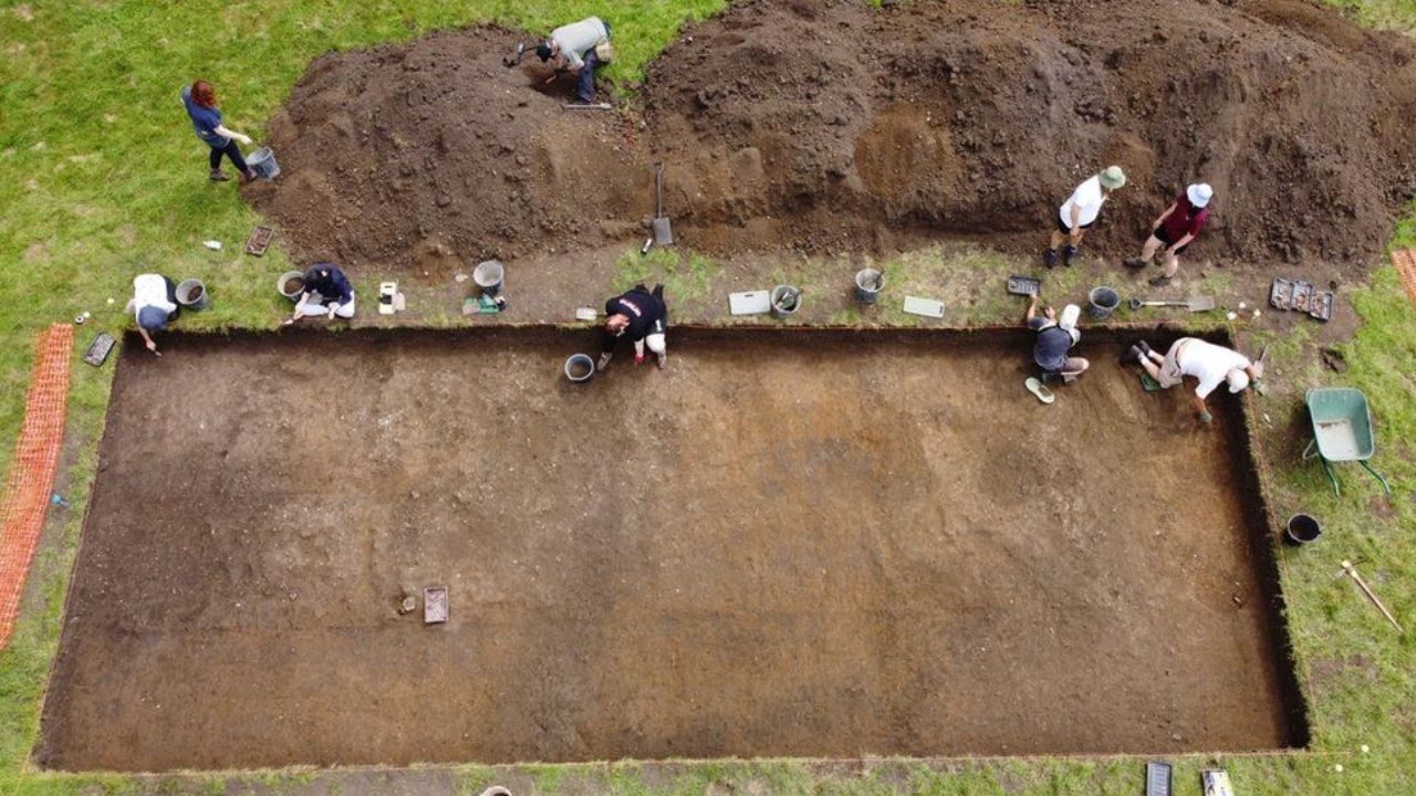 Arqueólogos descobrem mosteiro ‘perdido’ liderado por rainha notável da Inglaterra Medieval