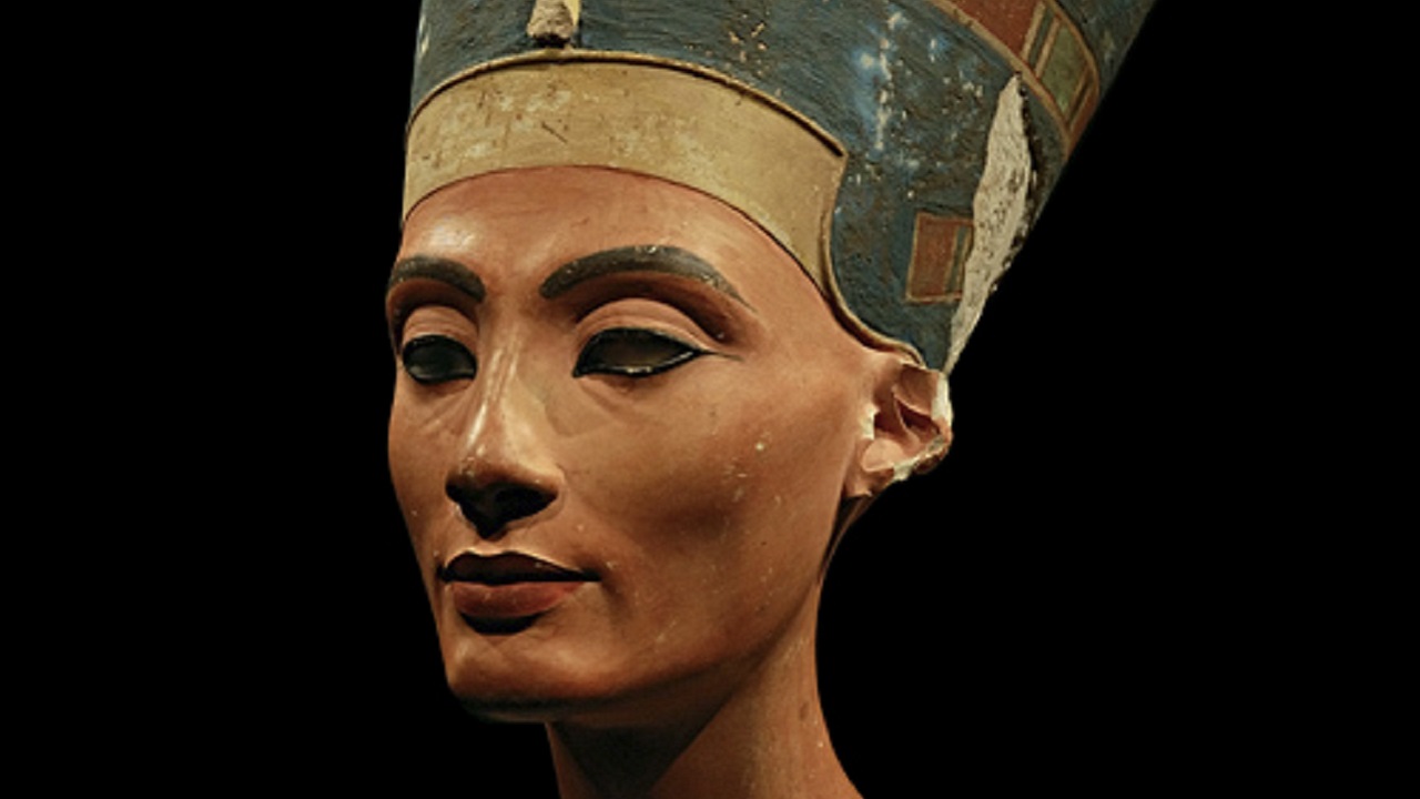 Enigma do Egito Antigo: Estaria Nefertiti na tumba de Tutancâmon?