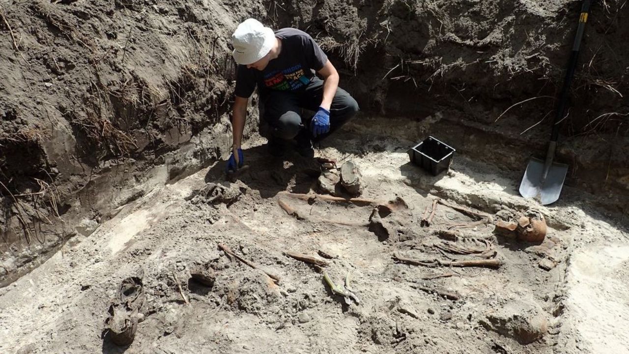 Sepulturas de paraquedistas alemães da Segunda Guerra são encontradas na Polônia