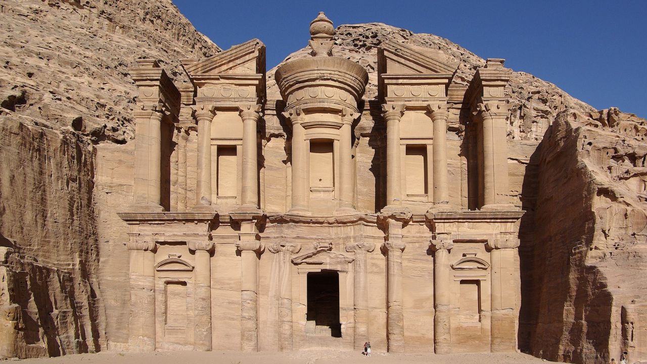 Uma das 7 maravilhas do mundo moderno: Conheça a ‘cidade perdida’ de Petra
