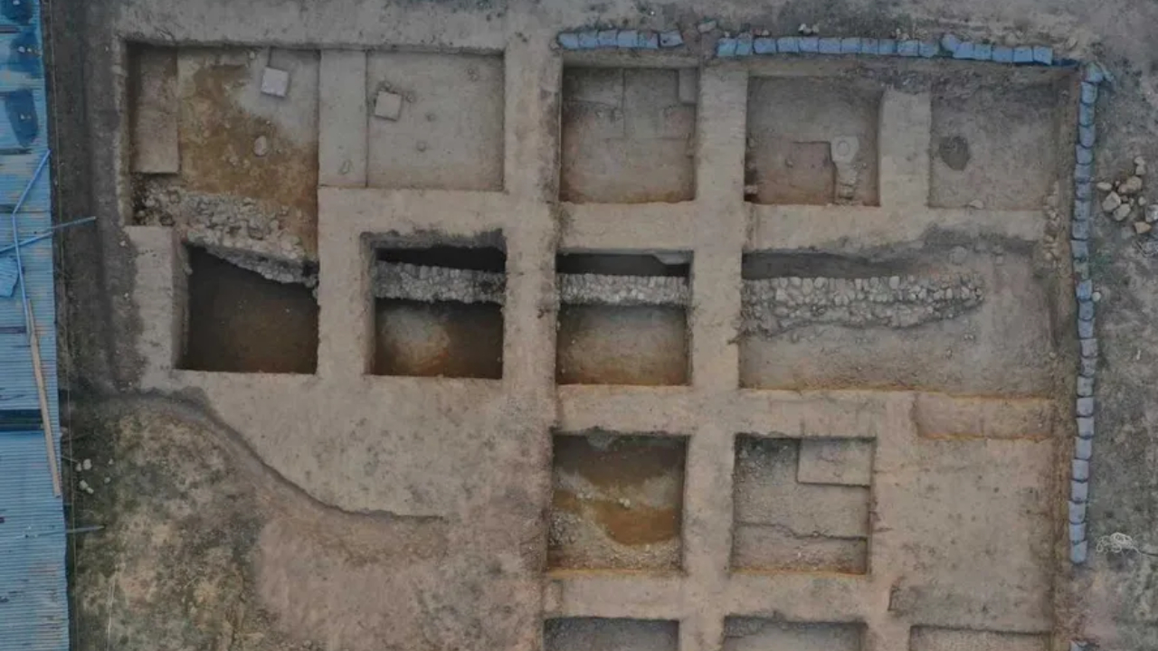 Artefatos em antigo templo grego poderiam ser oferendas a Poseidon
