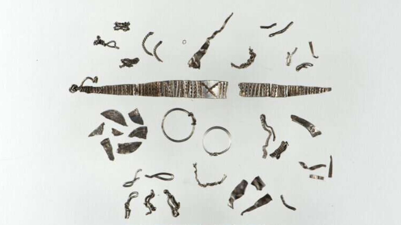 Tesouro com joias da Era Viking é encontrado na Noruega