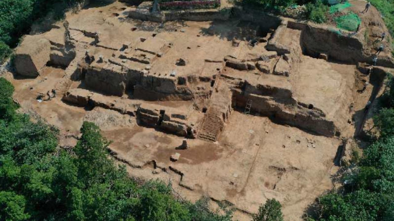 Estruturas de icônico palácio milenar são descobertas na China
