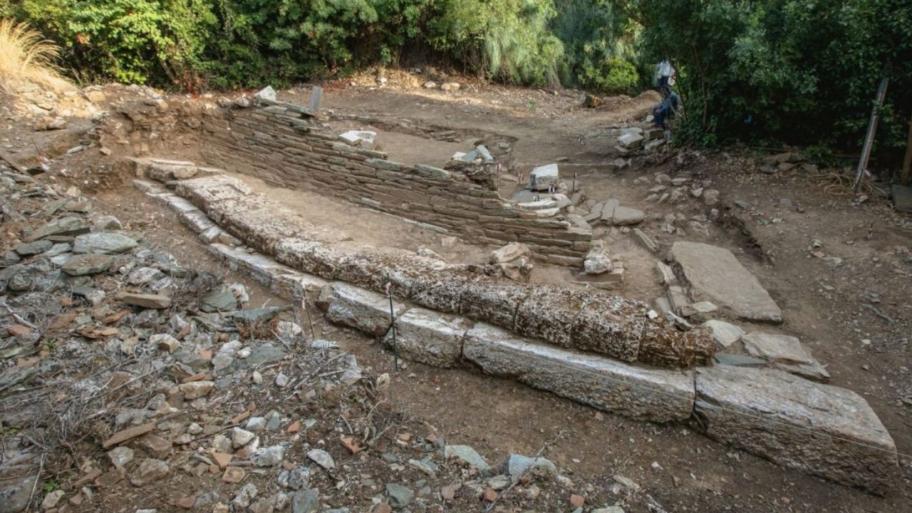 Arqueólogos descobrem restos de santuário helenístico associado a poema de Homero