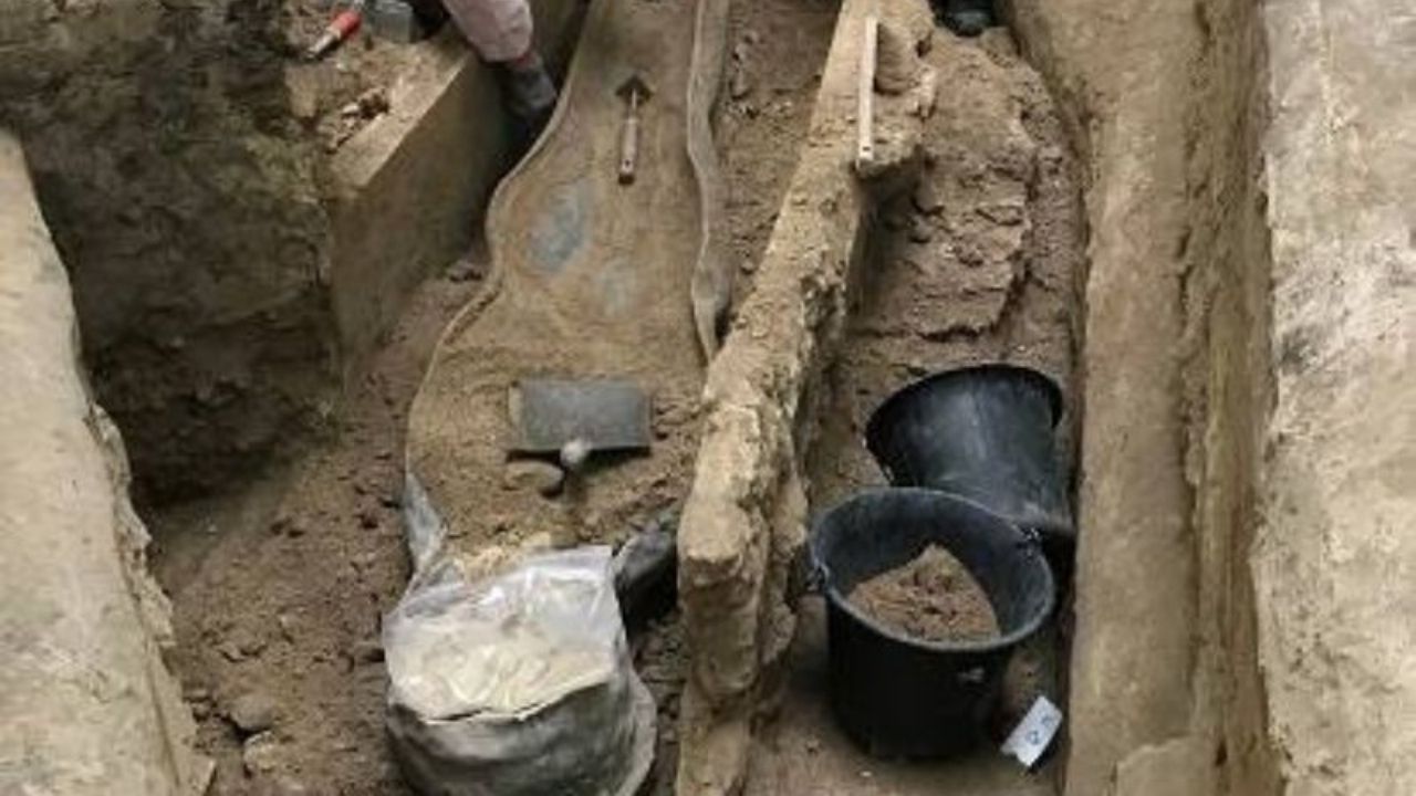 Escombros de Notre Dame: Pistas são reveladas sobre sarcófagos descobertos