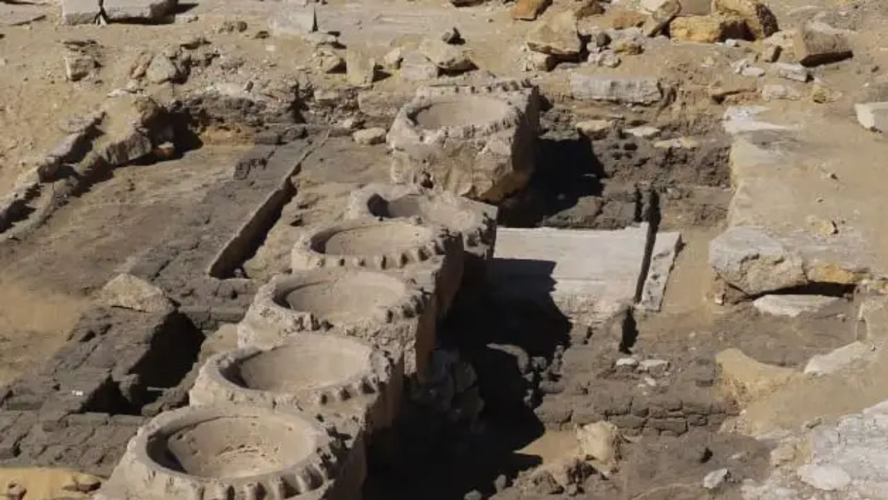 Possível templo ‘perdido’ de 4.500 anos é descoberto por arqueólogos no Egito