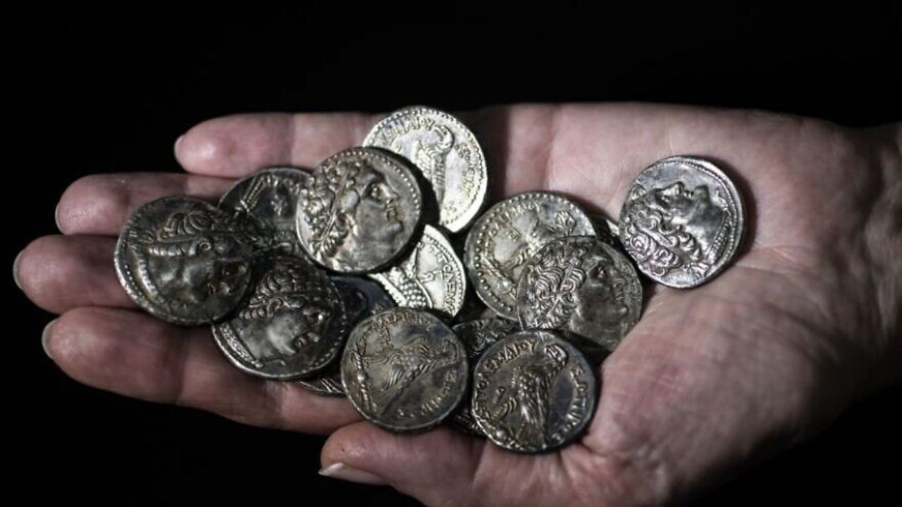 Tesouro de 2 mil anos descoberto em Israel é conectado à origem do Hannukah