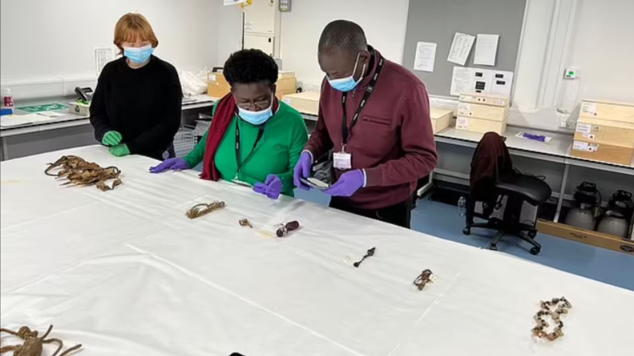 Universidade britânica irá devolver artefatos africanos a país de origem