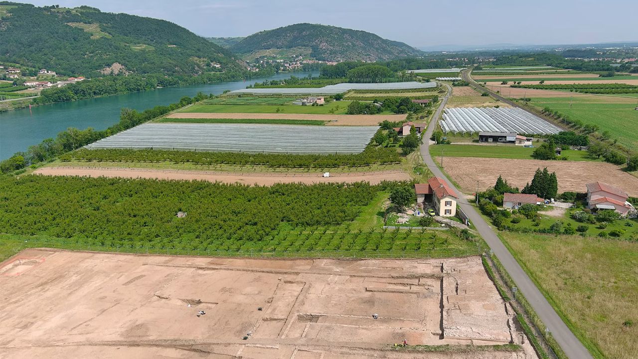Vinícola de 1.900 anos é explorada por arqueólogos na França