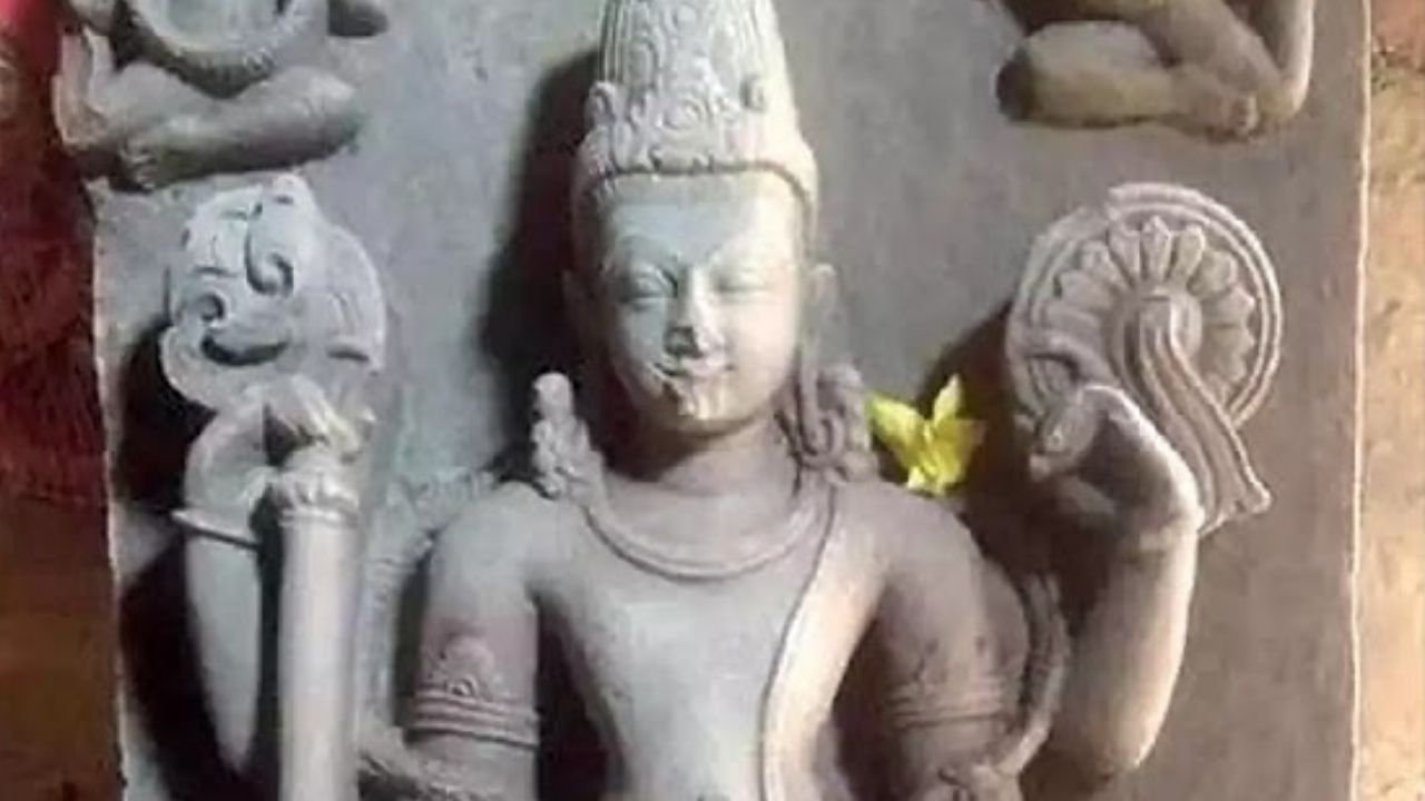 Ídolo de Deus Vishnu do século 12 é encontrado na Índia