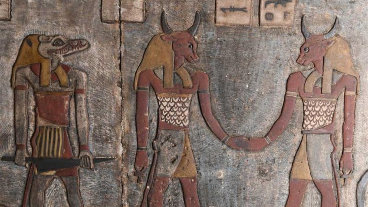 Antigas pinturas zodíacas do Egito são encontradas em templo após 2200 anos