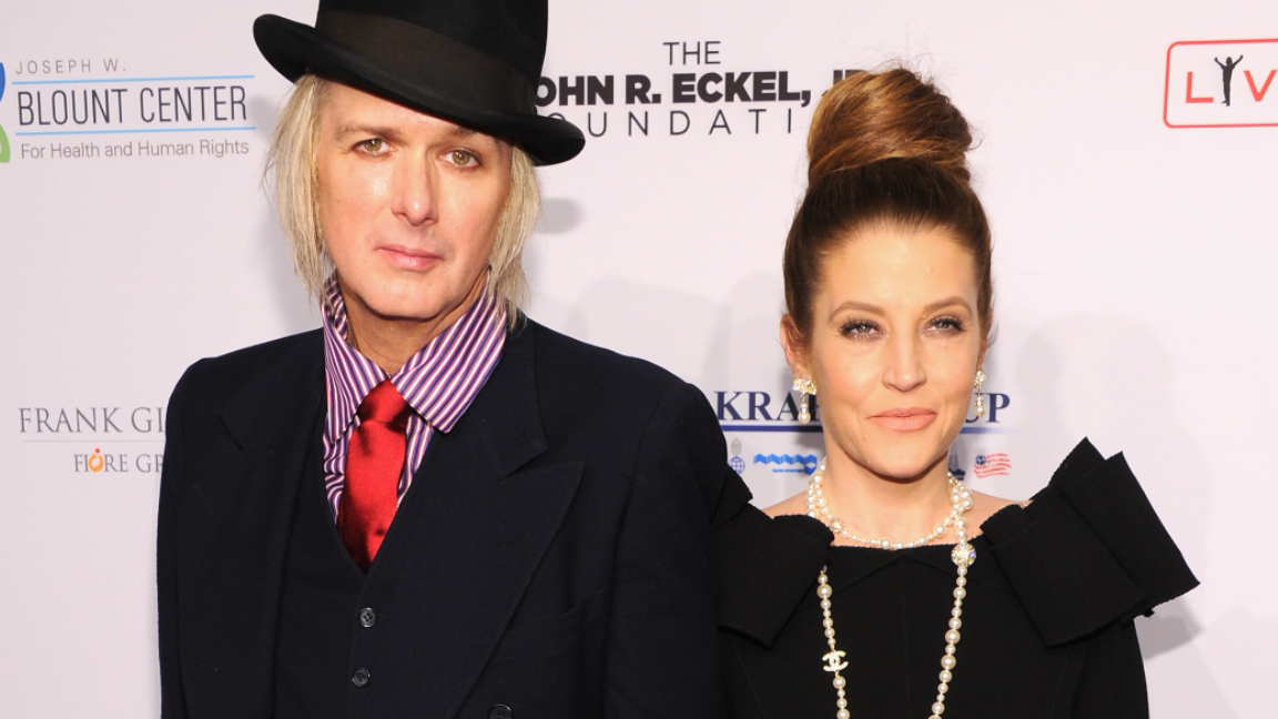 Pai das gêmeas, ex-marido de Lisa Marie Presley terá guarda das filhas do casal