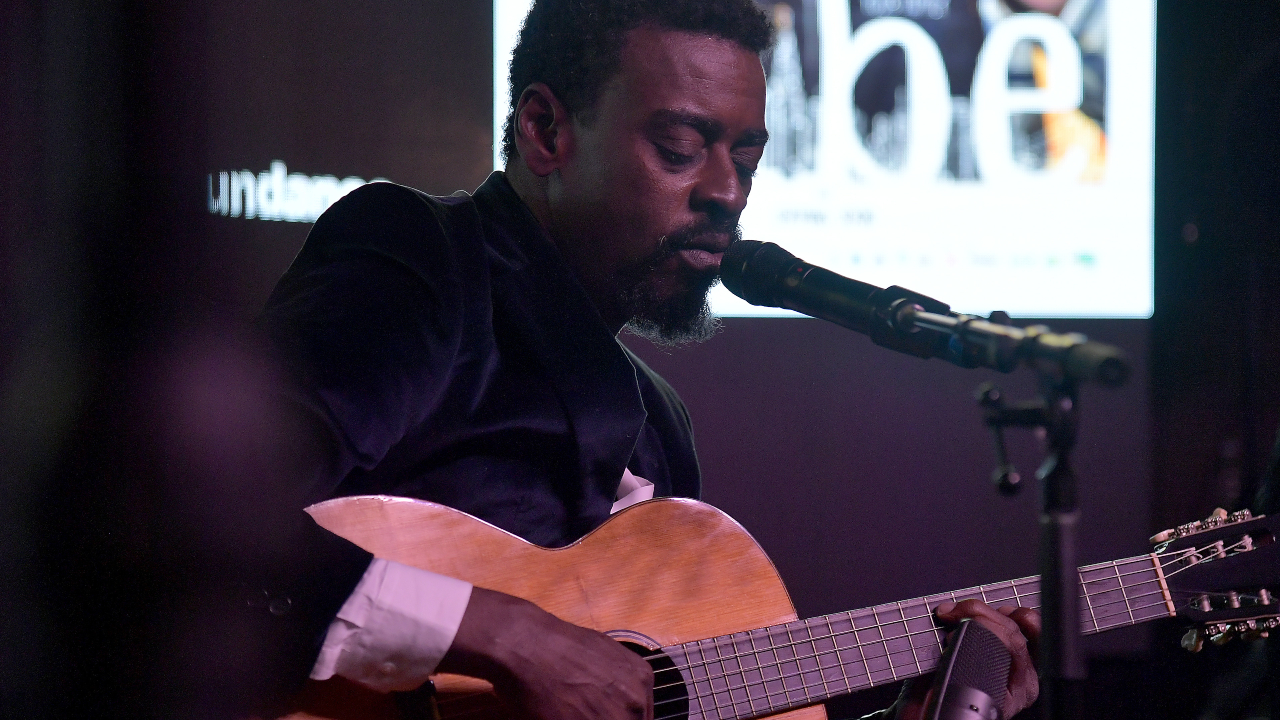 Seu Jorge sofre ataques racistas durante show em Porto Alegre