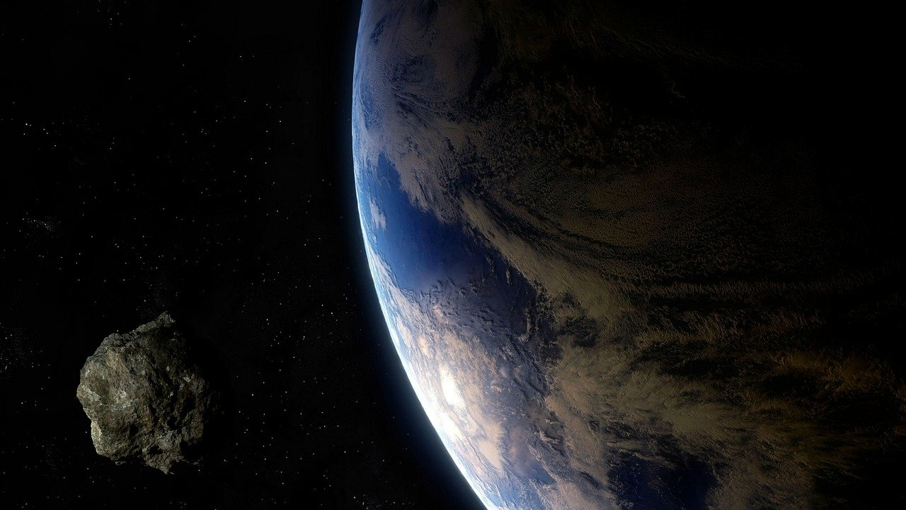 Asteroide gigante passará pela Terra