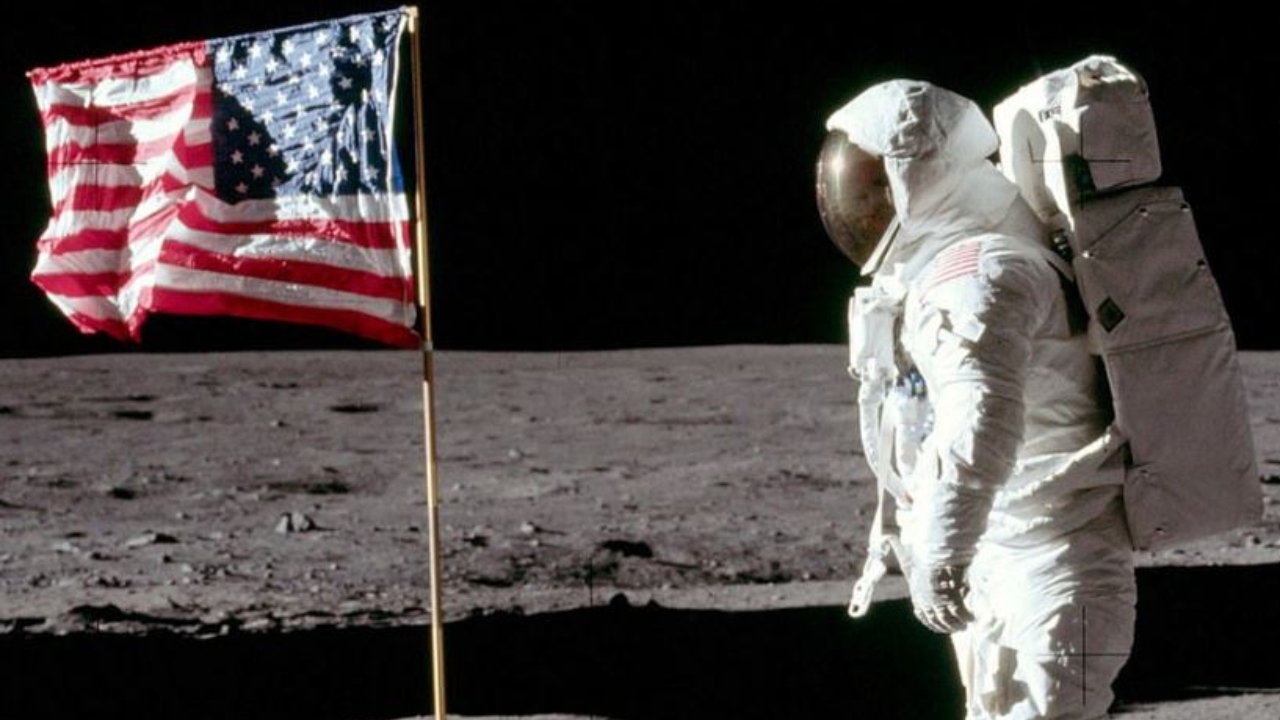 O curioso detalhe presente em uma das fotos mais famosas da Apollo 11