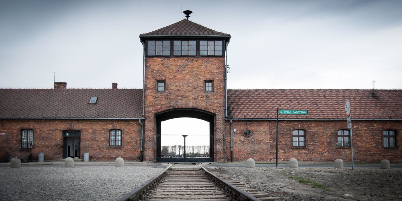 Museu de Auschwitz repudia “fotos fúteis” tiradas por visitantes