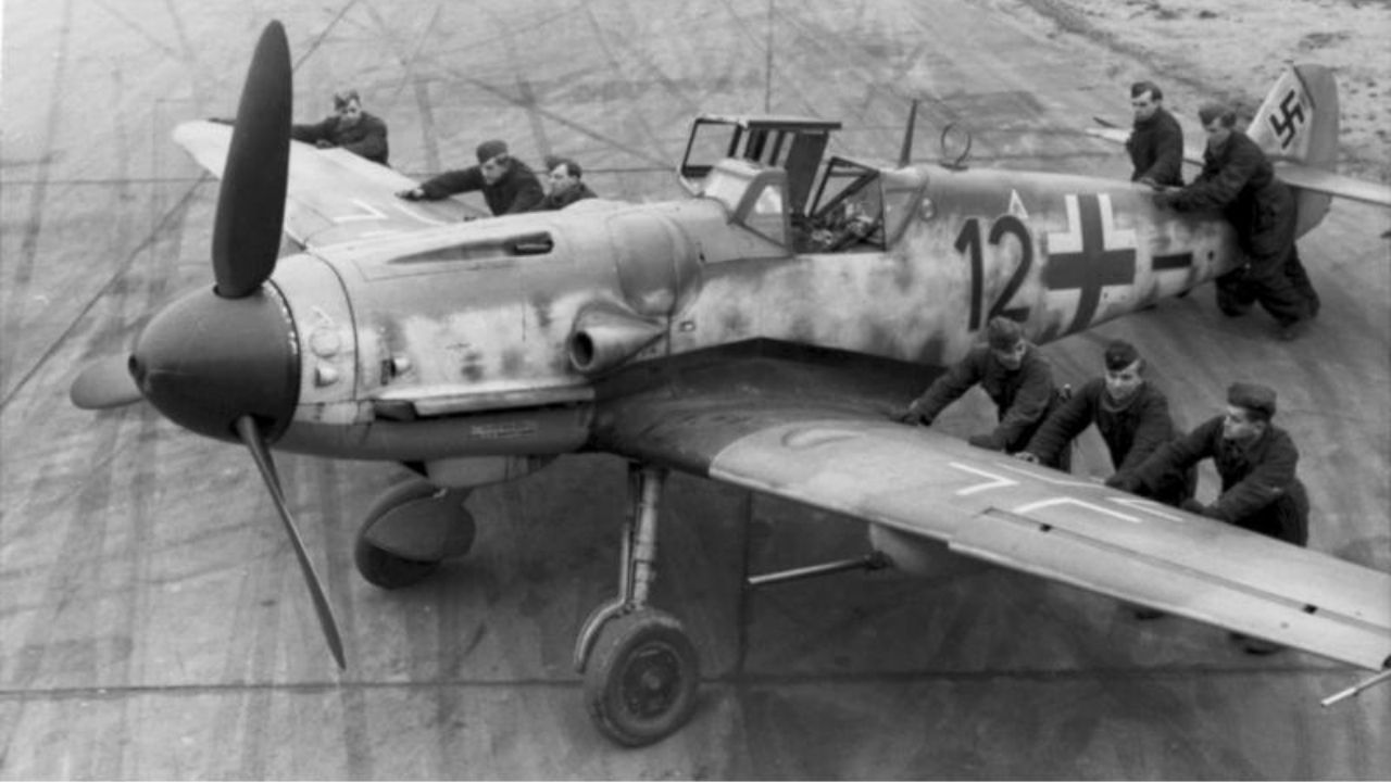 Pesquisadores tchecos e poloneses encontram avião nazista da Segunda Guerra. Confira imagens!