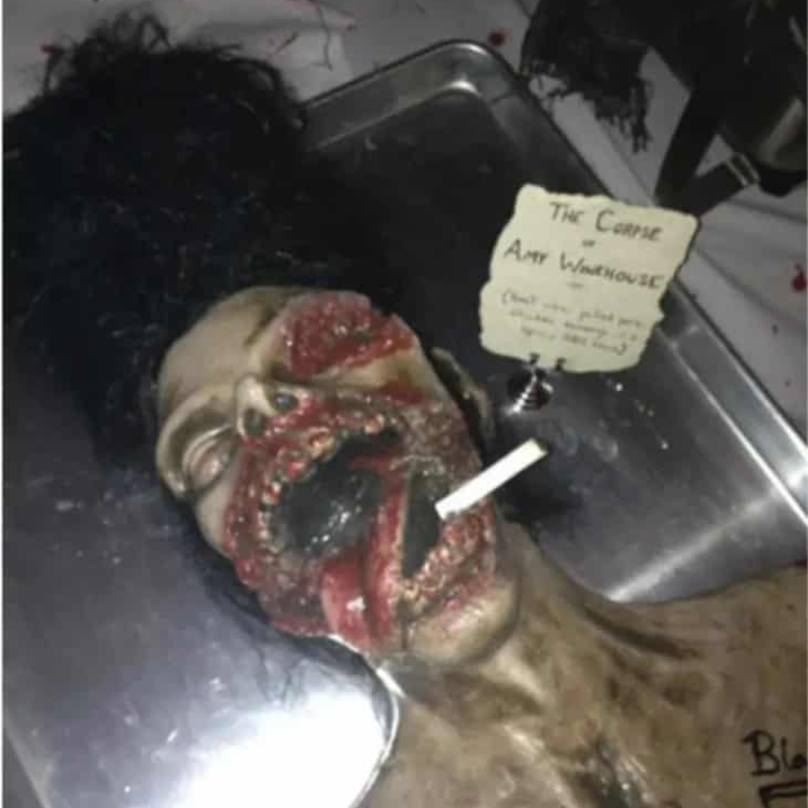 Bolo 'cad&aacute;ver de Amy Winehouse'