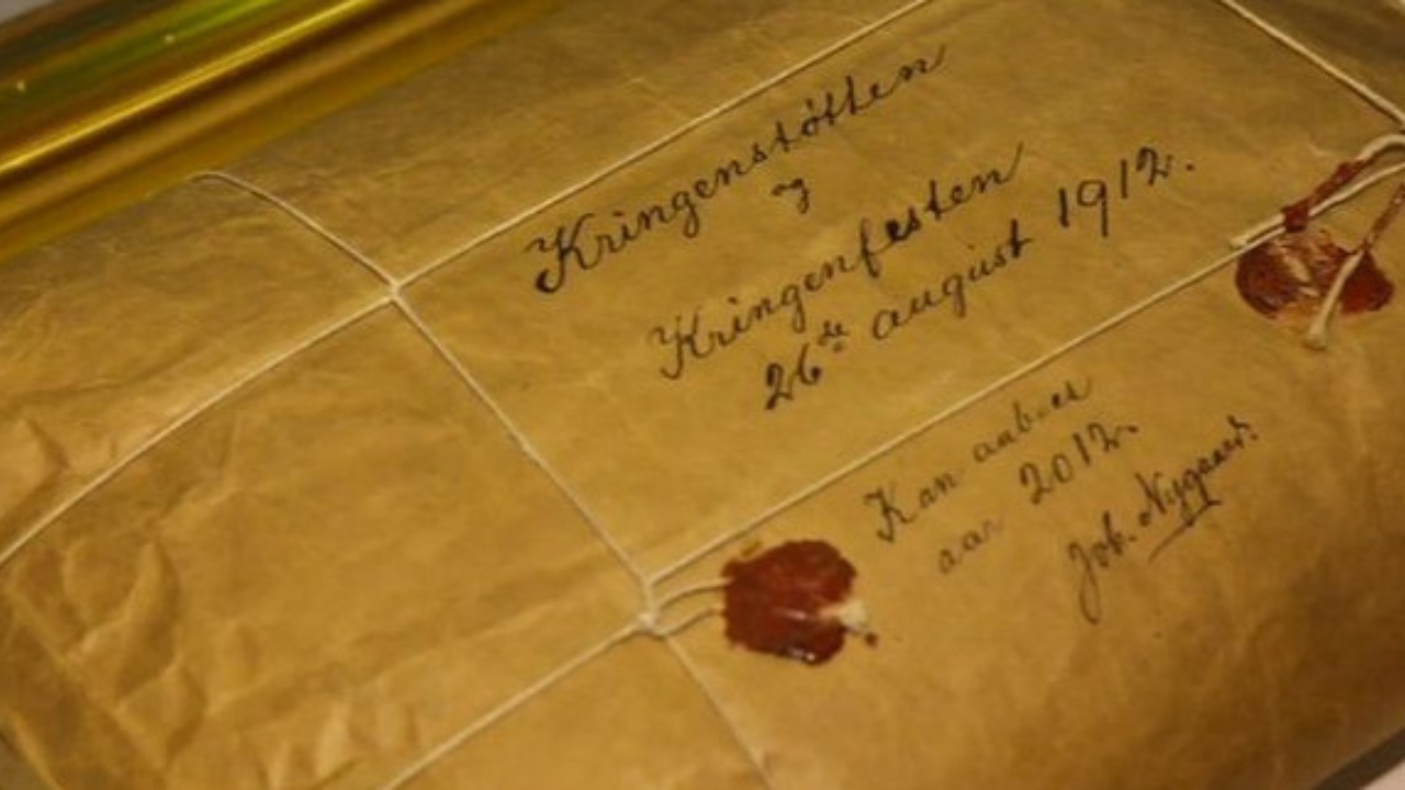 Revelação insólita: O pacote lacrado em 1912 que deveria ser aberto somente em 2012