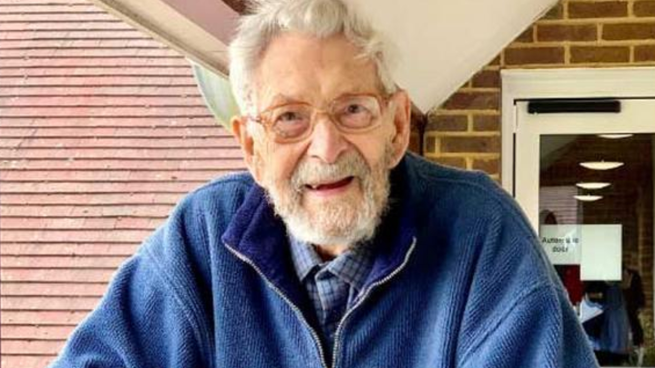 Coronavírus: homem mais velho do mundo é premiado a distância