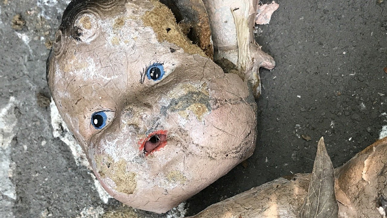 Menino de 6 anos é morto e enterrado sob assoalho da própria casa