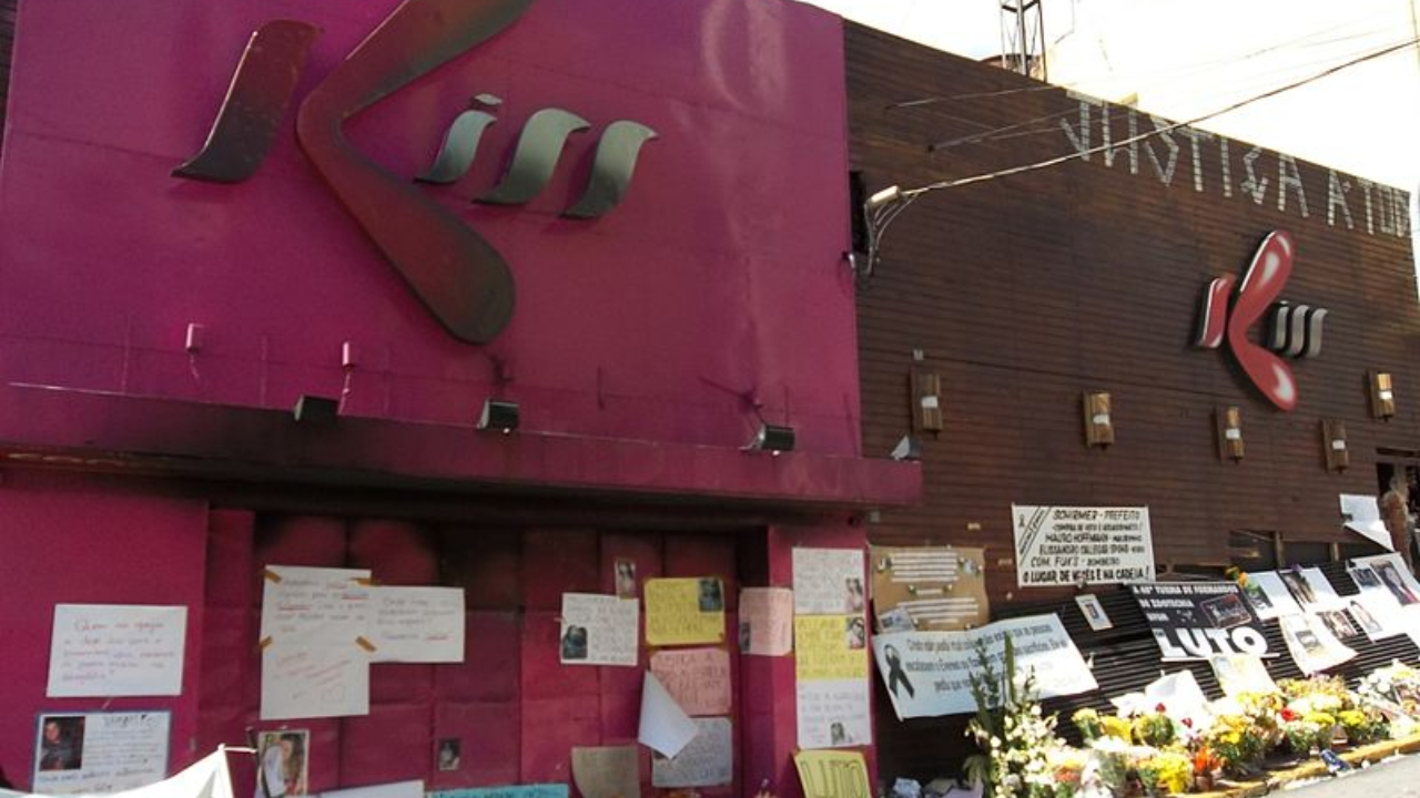 Sofrendo com o luto, pais de vítimas da Boate Kiss foram processados pelo MP