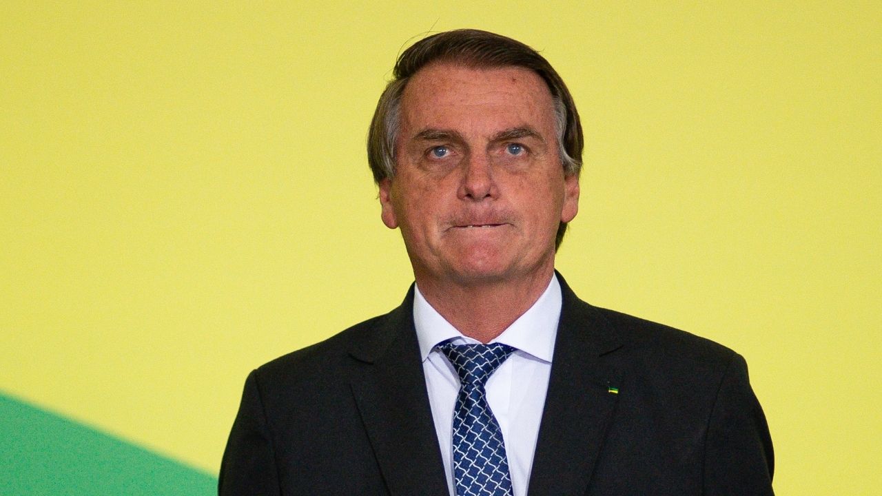 Bolsonaro sanciona lei que pune constrangimento contra vítimas e testemunhas em julgamento