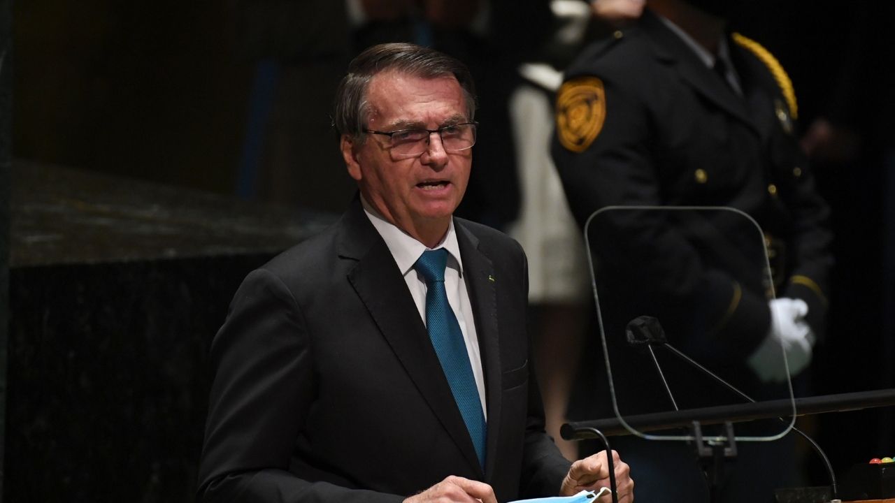 Após Queiroga testar positivo para covid-19, Anvisa pede que comitiva de Bolsonaro também faça quarentena