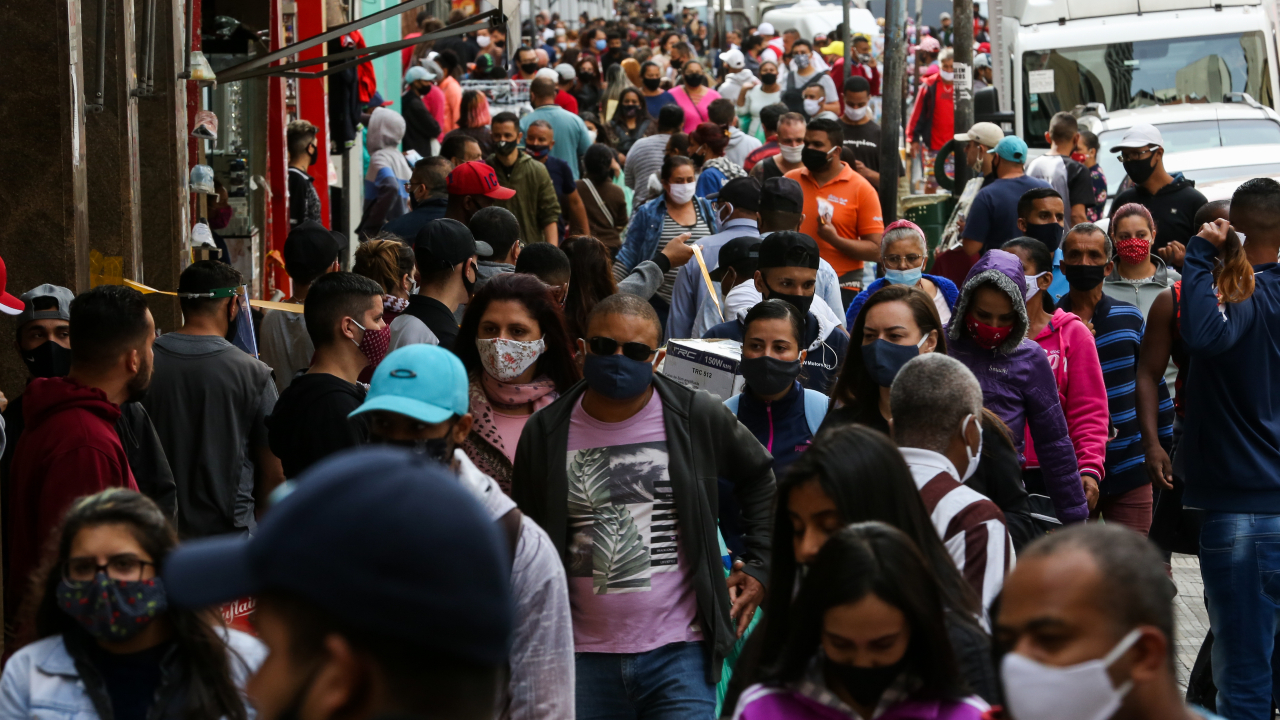 IBGE estima que Brasil tenha atingido 213,3 milhões de habitantes