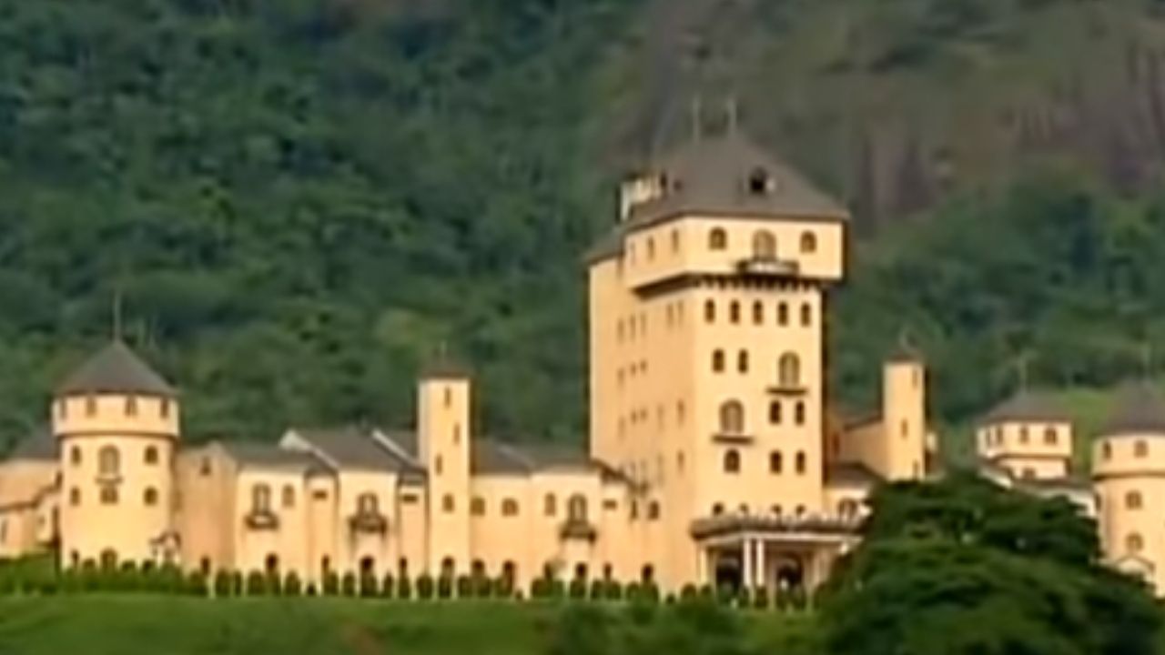Castelo construído por político será leiloado por lance mínimo de R$ 30 milhões