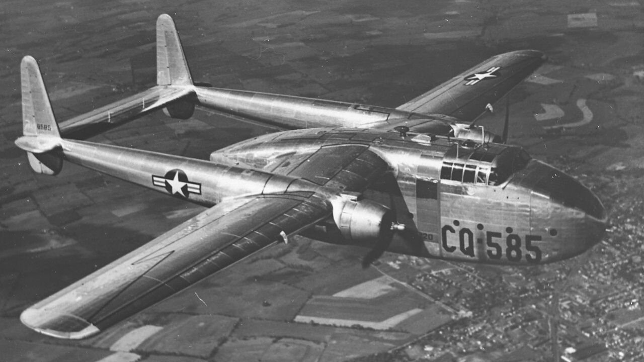 Como dois jovens com a primeira mala postal aérea inauguraram o Correio Aéreo Nacional (CAN)
