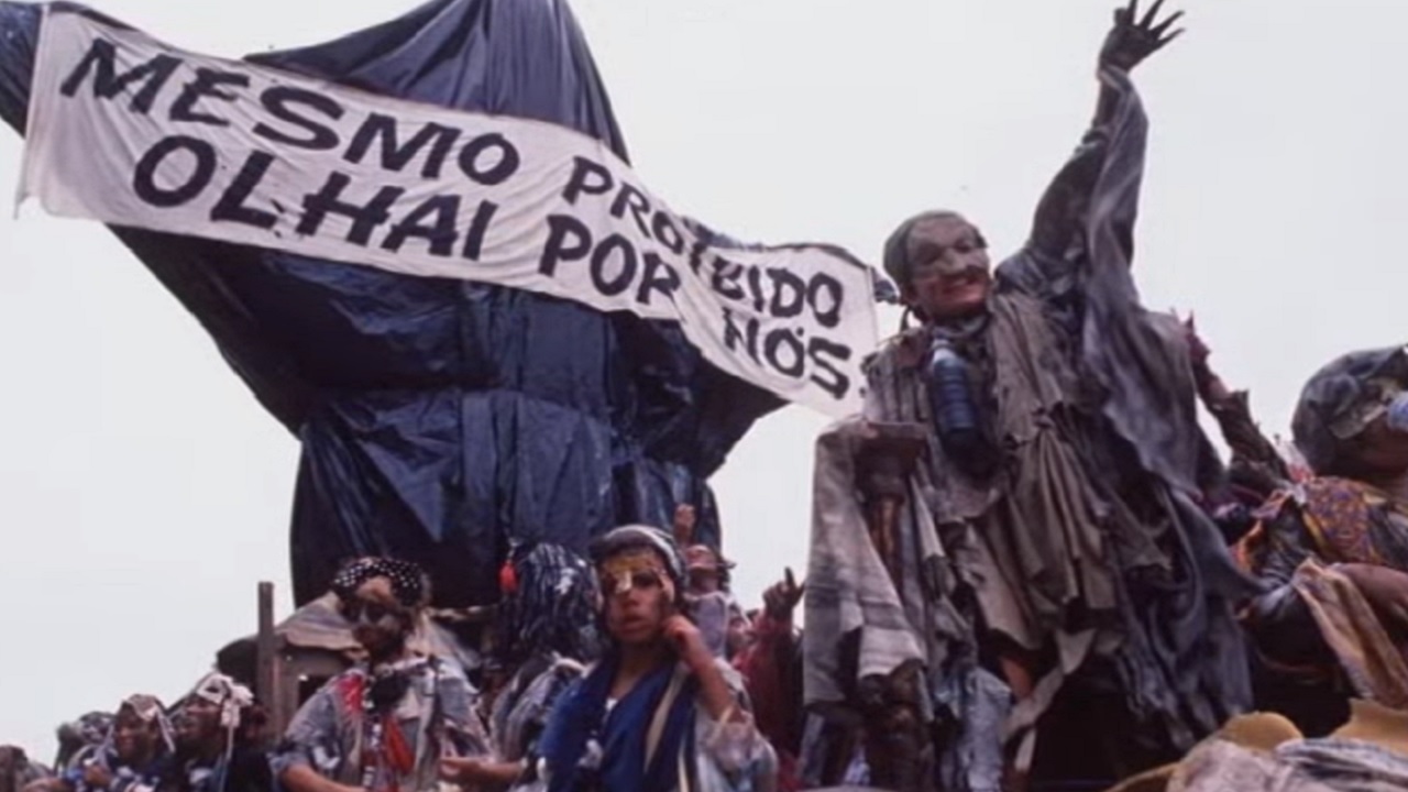 Heresia carnavalesca? Quando a Igreja Católica proibiu um carro alegórico no desfile da Beija-Flor