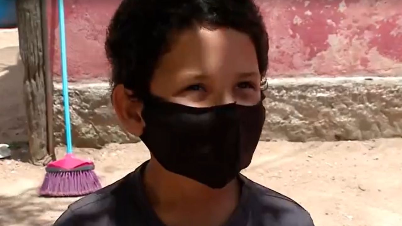 Menino que pediu carne para Papai Noel ganha churrasco