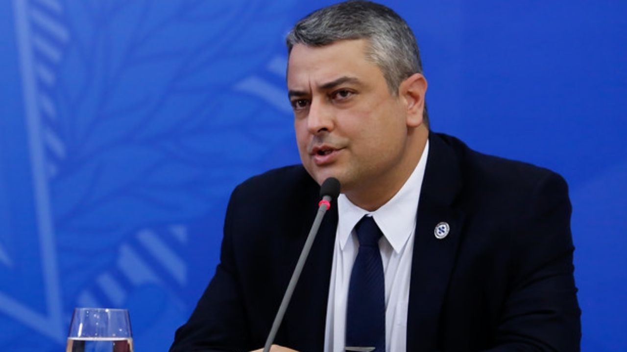 Secretário da Saúde rejeita contraindicação de remédios ineficazes usando pesquisa irregular