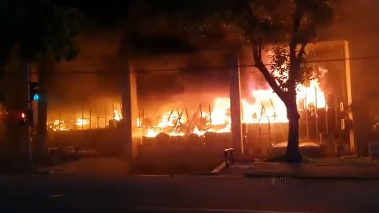 Prédio do Tribunal de Justiça do Ceará pega fogo e é interditado
