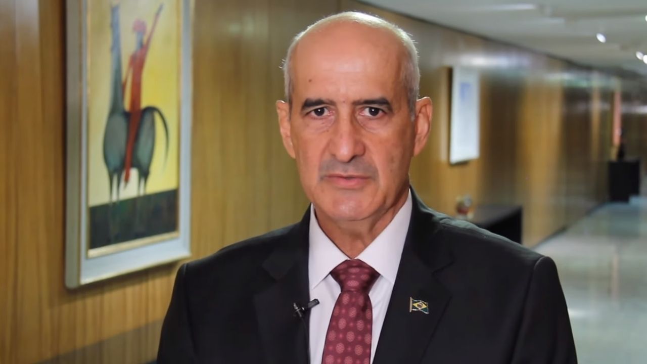 Ministro da Casa Civil afirma que recebeu vacina contra covid-19 escondido: “Era a orientação, mas vazou”