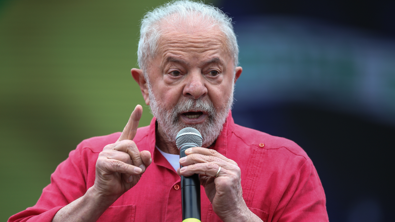 Após dores no quadril, Lula deve diminuir ritmo de viagens oficiais