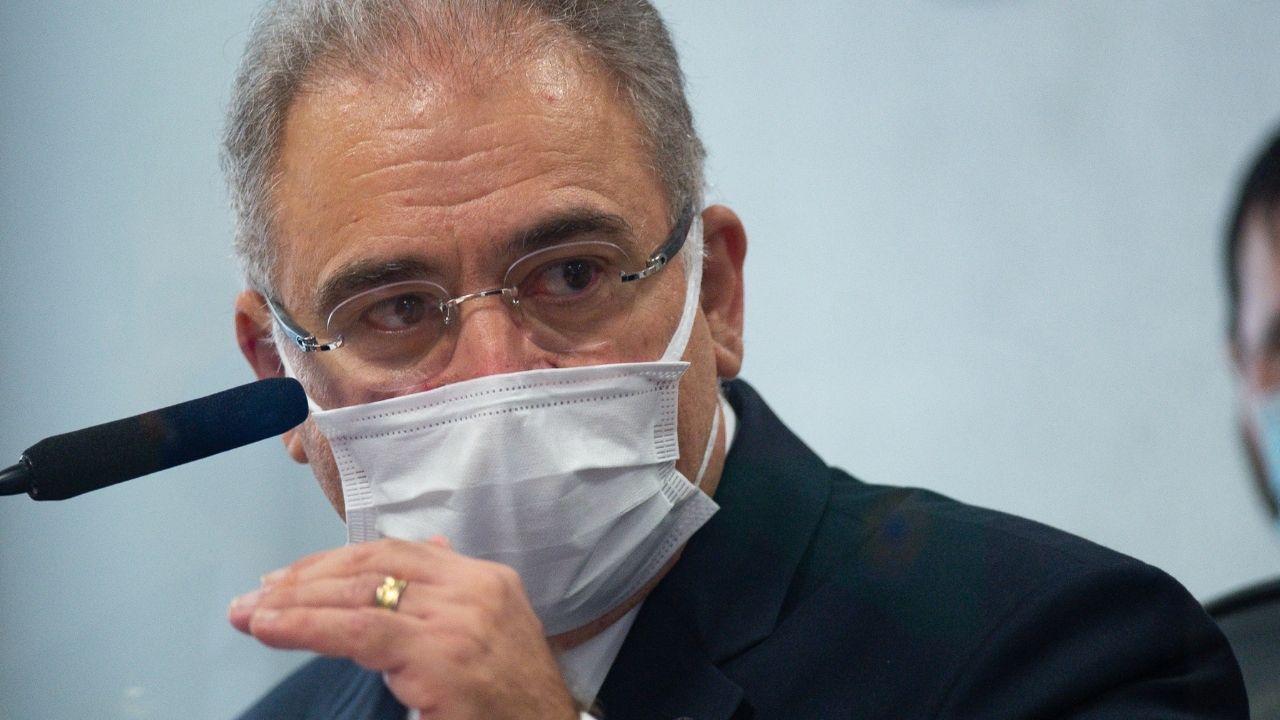 Marcelo Queiroga informa que testou negativo para Covid-19 e retorna ao Brasil