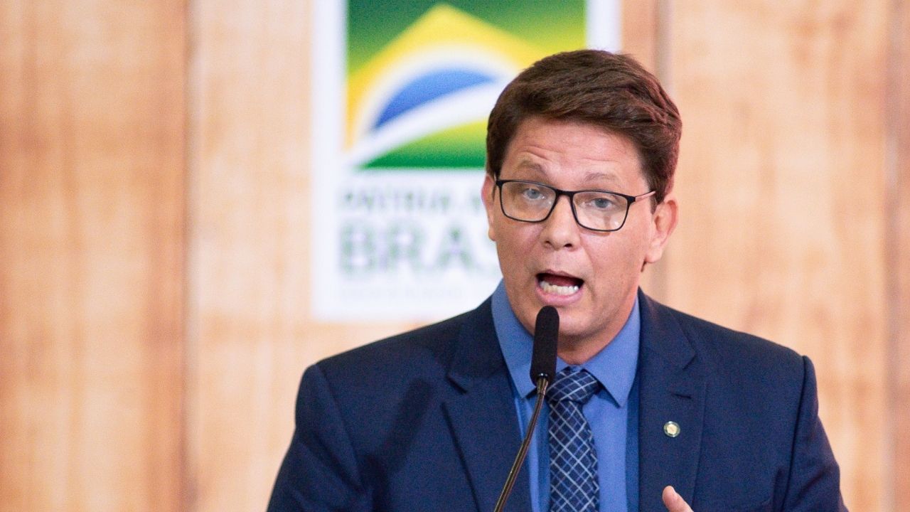 Em meio a acusações, Mario Frias é exonerado da Secretaria da Cultura