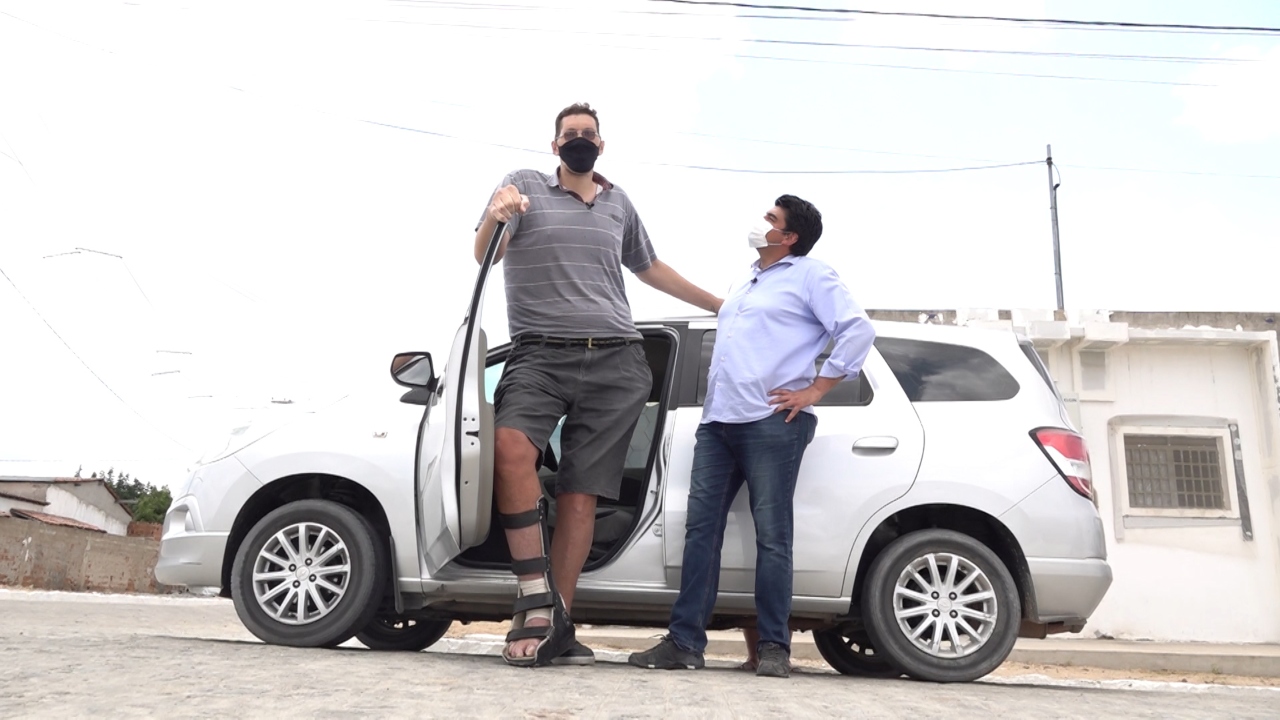 Câmera Record: O drama vivido pelo homem considerado o mais alto do Brasil