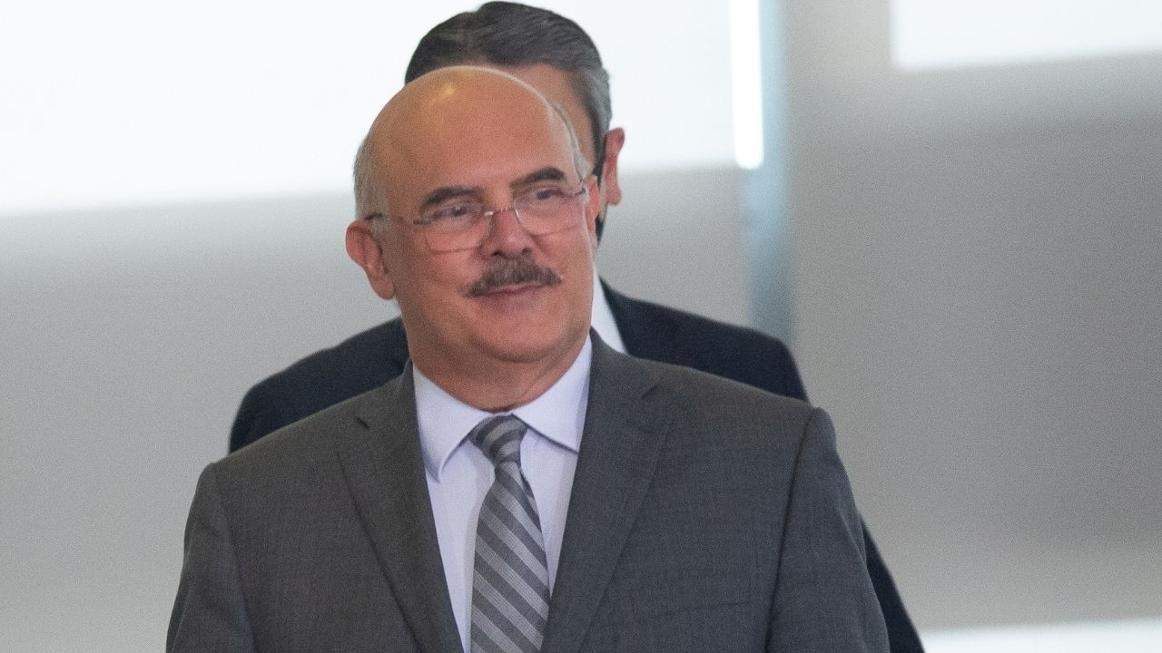 Ministro da Educação é denunciado ao STF por crime de homofobia
