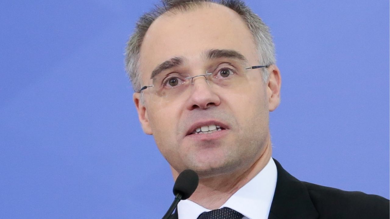 Ministro da Justiça, André Mendonça é diagnosticado com novo coronavírus