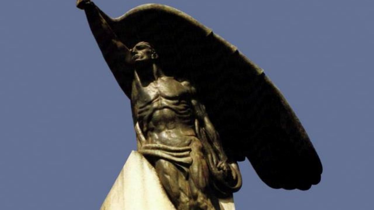 São Paulo tem monumento com coluna que foi presente de Benito Mussolini