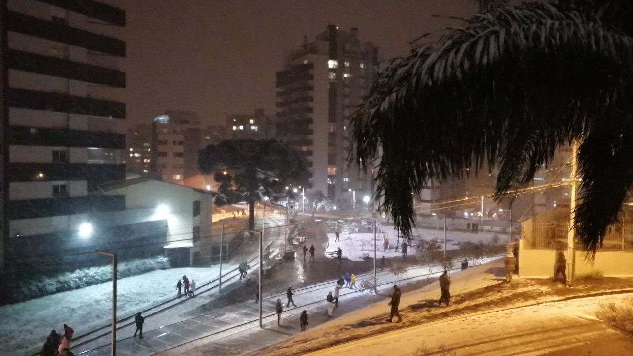 Rio Grande do Sul: Quinta-feira terá ainda mais neve após registro do fenômeno em 31 cidades